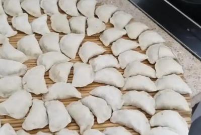 中国人过年为什么要吃饺子呢 过年吃饺子的传说