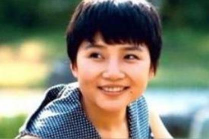 歌手李娜资料简介（歌坛天后李娜的个人事业与感情发展）