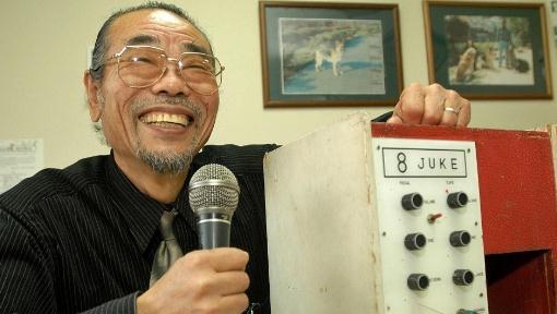 卡拉ok是哪个国家发明的 日本人井上大佑的创意