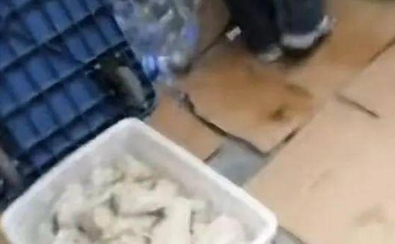 胖东来擀面皮事件引警示 冲热搜