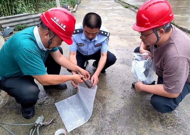 老人用了20年的铁锤子 竟是手榴弹 日常使用险酿祸