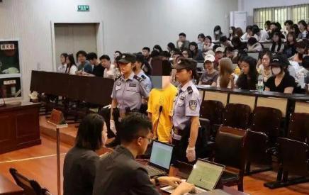 多次乘霸王车女子被判刑 怎么回事呢？