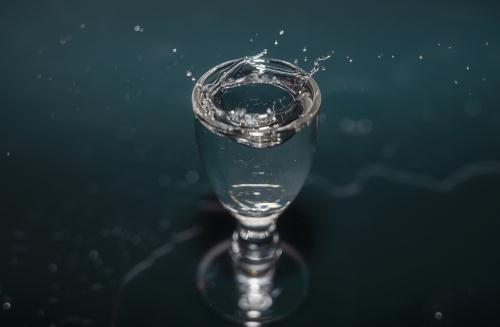 谁在喝5万的听花酒 听花酒精品装58600元/瓶远超茅台价格